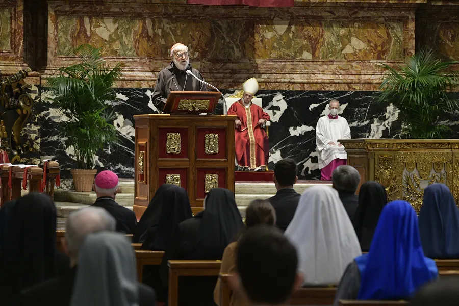 Cardinal Raniero Cantalamessa preaches at the Good Friday liturgy in St. Peter's Basilica April 2, 2021.?w=200&h=150